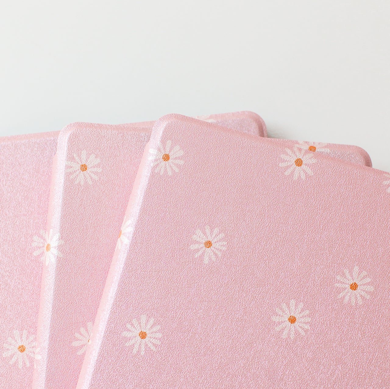 Ditzy Daisies • Kindle Case